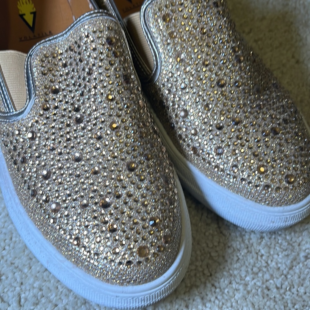 Volatile GOLD beaded slip on shoes size 9 - Picture 2 of 6